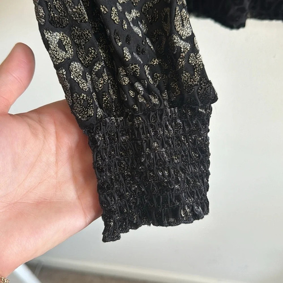 WHBM Black burnout mock neck long sleeve blouse top in leopard velvet size M - Picture 4 of 7